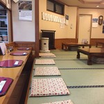 磯料理あづま - 店内