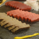 まぐろ小屋 別邸 - ①鮪赤身・中トロ・江戸前漬けまぐろ