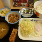 松屋 - エッグ定食牛皿（400円）
