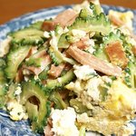 沖縄家庭料理おぃシーサー - ヘルシーなゴーヤチャンプル