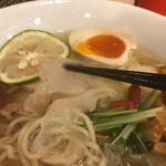 麺処 太陽 - 白きくらげ。