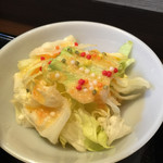 北地蔵 - 特製親子丼1,100円のサラダ