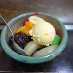 はとやお好み焼店 - クリームあんみつ。