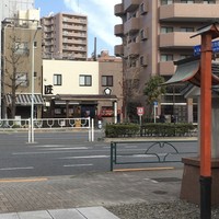 入谷鬼子母神門前のだや - 店は、真源寺（入谷鬼子母神）の筋向い