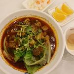 四川名小吃 - 紅肉排骨面　58元（約928円）