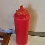 弥生軒 6号店 - あんたケチャップか？！と思いきや、当然七味…。