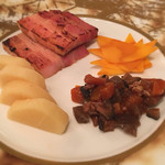 和フレンチバル村塾 - 燻製…手前の筑前煮の燻製…って、味ら想像できますか？…美味しいですよ〜♡