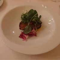 ル・ブルギニオン - 鰻とフォアグラのテリーヌ、カレー風味リゾットを下に、ハーブを上に。立ち上る仄かなスパイスの香り。フォアグラと鰻だもの、やはりベースはクラシック。