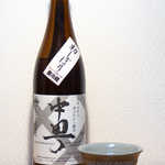 あや菜 - 善哉酒造「中甼 なかまち」初しぼり原酒。あめ市にて同じものを購入し、この写真は自宅で撮影（笑）