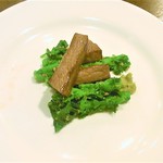 なかむら屋 - 牛赤身のステーキ　菜の花のソテーと