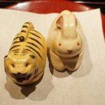 お料理 佐藤 - 器　今年の干支の虎と来年の兎でした