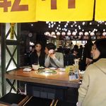 乾杯列車 - 店内の様子。なぜ人々は焼肉屋で酒を飲まないのか