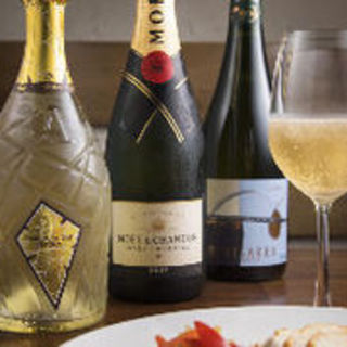 A luxurious course with 2 hours of all-you-can-drink sparkling wine!