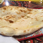 インパール - プレーンナン。肉厚でもちもち。柔らかい。