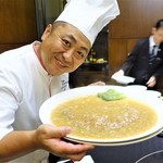 スーツァン・レストラン陳 - 毛鹿鮫の尾びれふかひれの煮込み