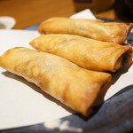 紅い扉の中華や 皆慶 - 春巻き
