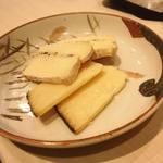 蓬左茶寮 - トリュフ入りカマンベールとチェダー