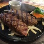 自家挽き炭焼きハンバーグ・ステーキ専門店 炭棟梁IORI - 私の頼んだハンバーグステーキ1750えんです。
文句無の美味しさです。