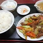中華楼 - 牛肉と黒胡椒炒め（黒椒牛肉）