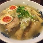 彩色ラーメン きんせい総本家 夢風 - 燻製鶏塩ラーメン(950円)