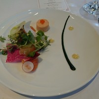 ルアン 神戸迎賓館 - サーモンのミキュイとリエット  季節野菜のサラダを添えて