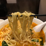 大連菜館 - 麺のアップ