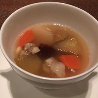 カントニーズ 燕 - 根菜とリンゴのスープ