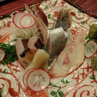 ゆうがた - 刺し身盛合せ（スマカツオ、炙りサワラ、鯵、黒ムツ、本ミル貝、真鯛）