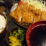 宇多津ホルモン - トンカツ定食(もち豚かな？)おろしポン酢チョイス♪