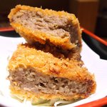 赤坂 金舌 - 上遅得定食 1500円 の松坂牛メンチ