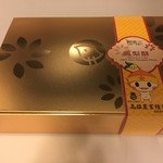 呷百ニ 自然・洋菓子 - パイナップルケーキ6個入り(180NT$≒661円)