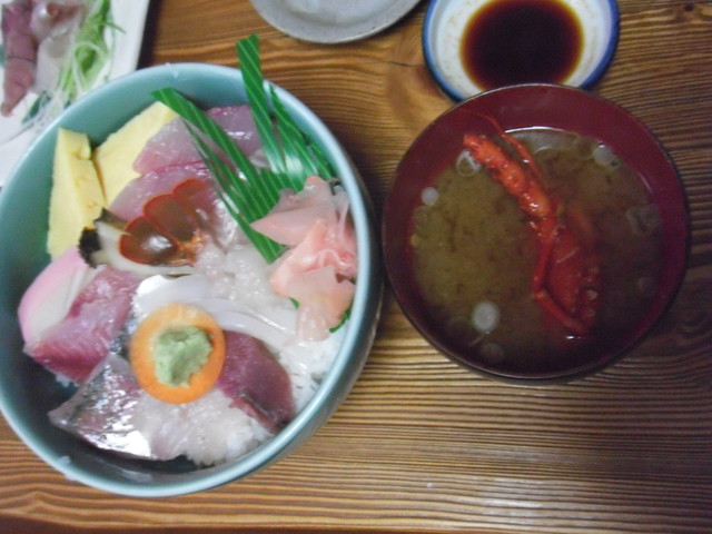 漁師料理 いちまる(海鮮丼)>