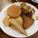 ビール長屋 貫太郎 - おでん（たけのこ、大根、はんぺん、牛すじ、豚喉ナンコツ）