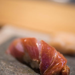 鮨 猪股 - 鮪（しび）、肥肉（あぶらみ）