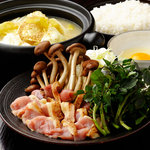 鳥ばか一代 - 名物『ガラ炊き鍋』＆『鳥すき焼き』
