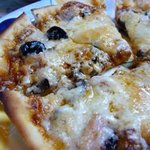 ピザぶーすインディ - ランチセットのピザ（アンチョビ＆ブラックオリーブ＆ツナ）
