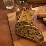 パーラー江古田 - パン3種