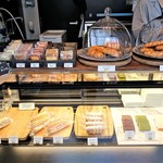 ファクトリー&ラボ 神乃珈琲 - ショーケース