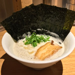 無垢 ツヴァイテ - ラー博は俺の社員食堂。  ミニ無垢ラーメソ！  トッピング無料券をいただいたので、海苔山盛り♡