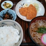 やぶ信 - 日替わりランチ チーズハムカツとご飯とおそば 750円(税込)