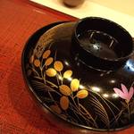 蓬左茶寮 - 【椀盛】海老真薯と生胡麻麩の薄氷仕立て