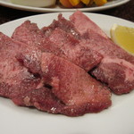 肉の米内 - 塩タン 1080円　(2016.12)