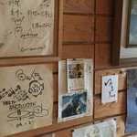 魚山人 - 店内の壁です(^^)