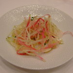 マンジャーレ 伊勢山 - 相模湾で獲れた鮮魚のマリネ ライム風味（鯛）