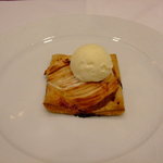 マンジャーレ - 温かい林檎のパイ　