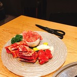 Yakiniku Toraji Shinjuku Takashimaya Taimuzusukueaten - 新春盛り合わせ