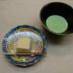 つる由 - いつものくず餅とお抹茶