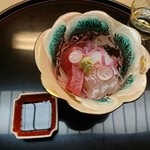 つる由 - いつものマグロと鯛とイカぜんぶ天然モノ