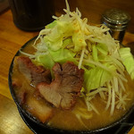 ラーメン 盛太郎 - 茹で極浅の野菜山はマシても常識範囲