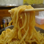 ラーメン 盛太郎 - 具合の良い平打ちズル系オーション麺